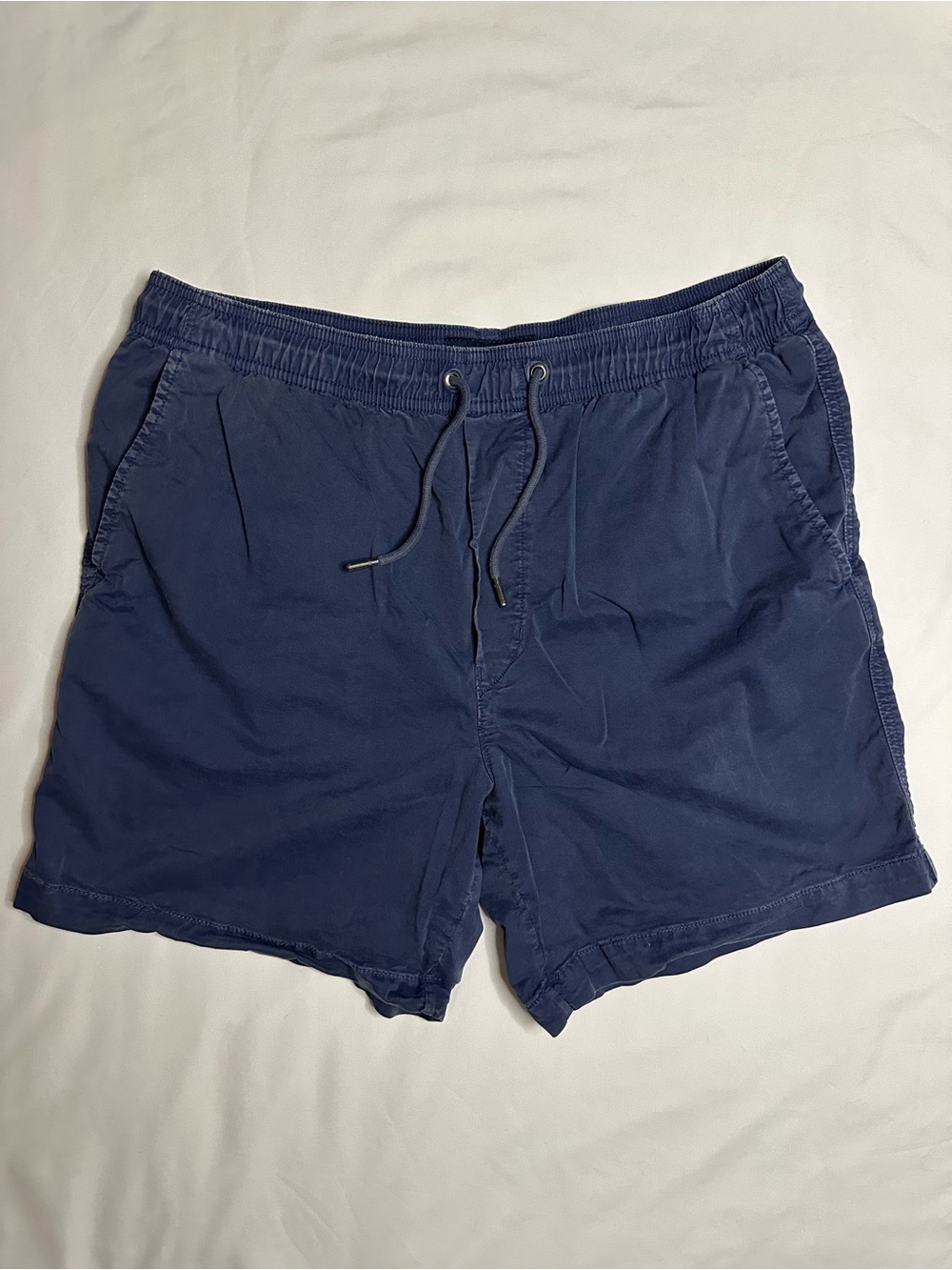 American Eagle Outfitters men’s navy blue shorts with drawstring waist